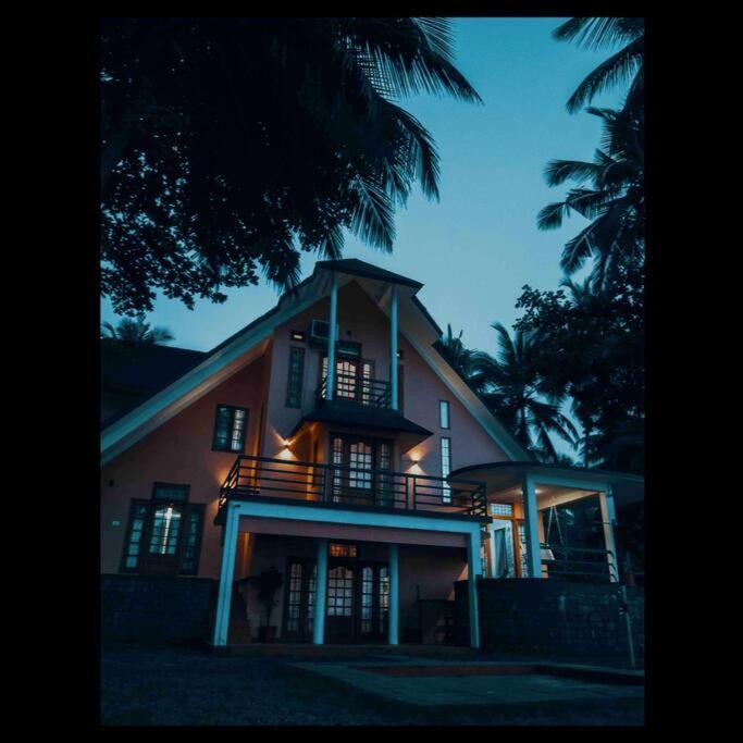 Baywatch By Grha - A Picturesque Beachfront Villa Kozhikode Zewnętrze zdjęcie
