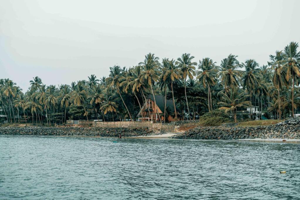 Baywatch By Grha - A Picturesque Beachfront Villa Kozhikode Zewnętrze zdjęcie