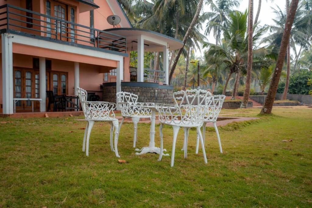 Baywatch By Grha - A Picturesque Beachfront Villa Kozhikode Zewnętrze zdjęcie