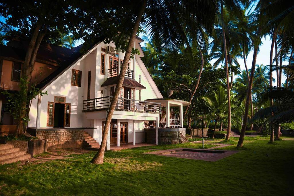 Baywatch By Grha - A Picturesque Beachfront Villa Kozhikode Zewnętrze zdjęcie