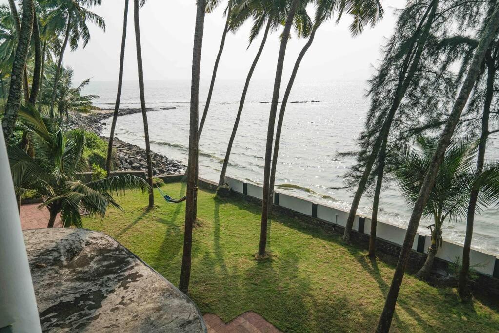 Baywatch By Grha - A Picturesque Beachfront Villa Kozhikode Zewnętrze zdjęcie